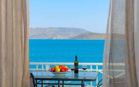 Margarita'S Seafront Luxury Apartment